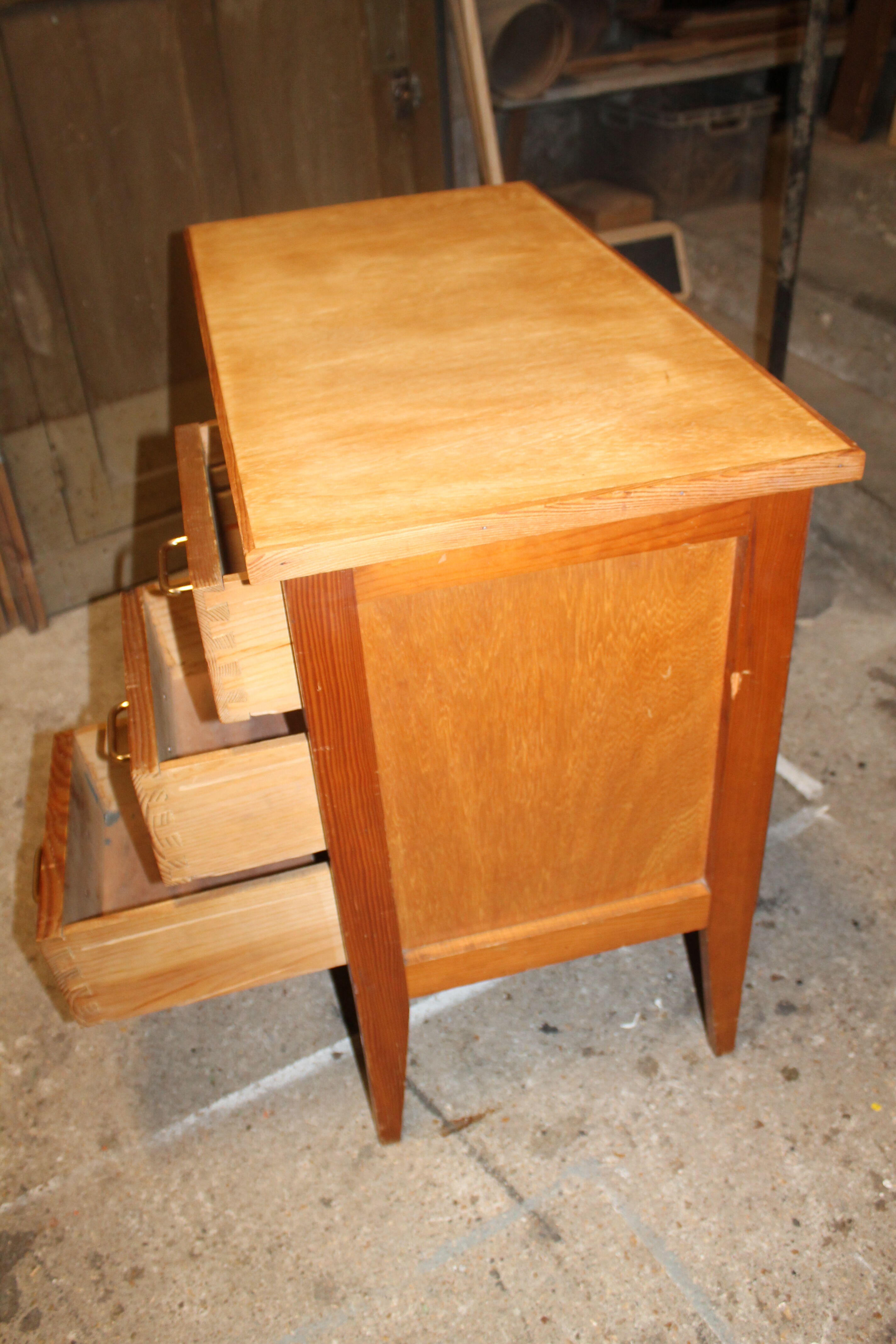 Desk and its baumann chair