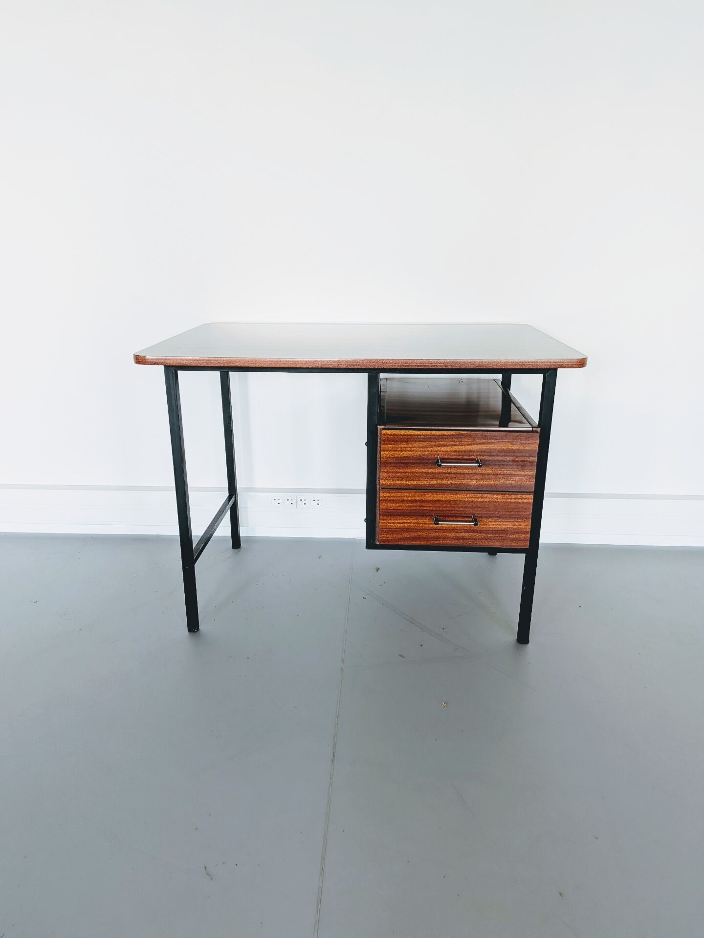 Vintage desk in formica, wood and metal