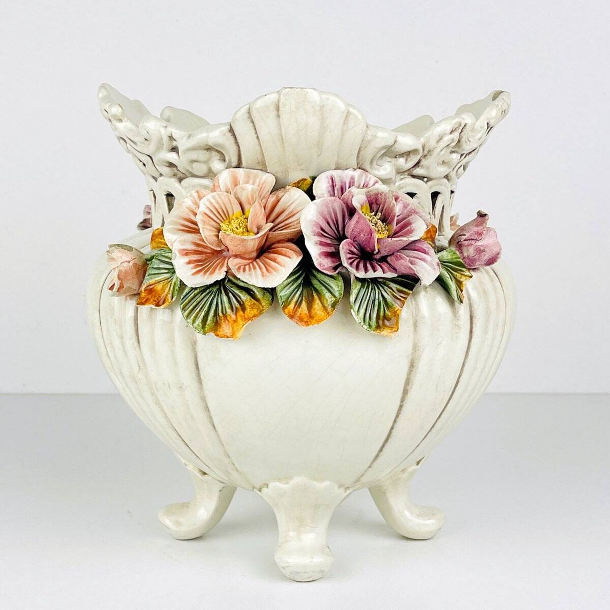 Vase en céramique avec fleurs, Italie, années 1950