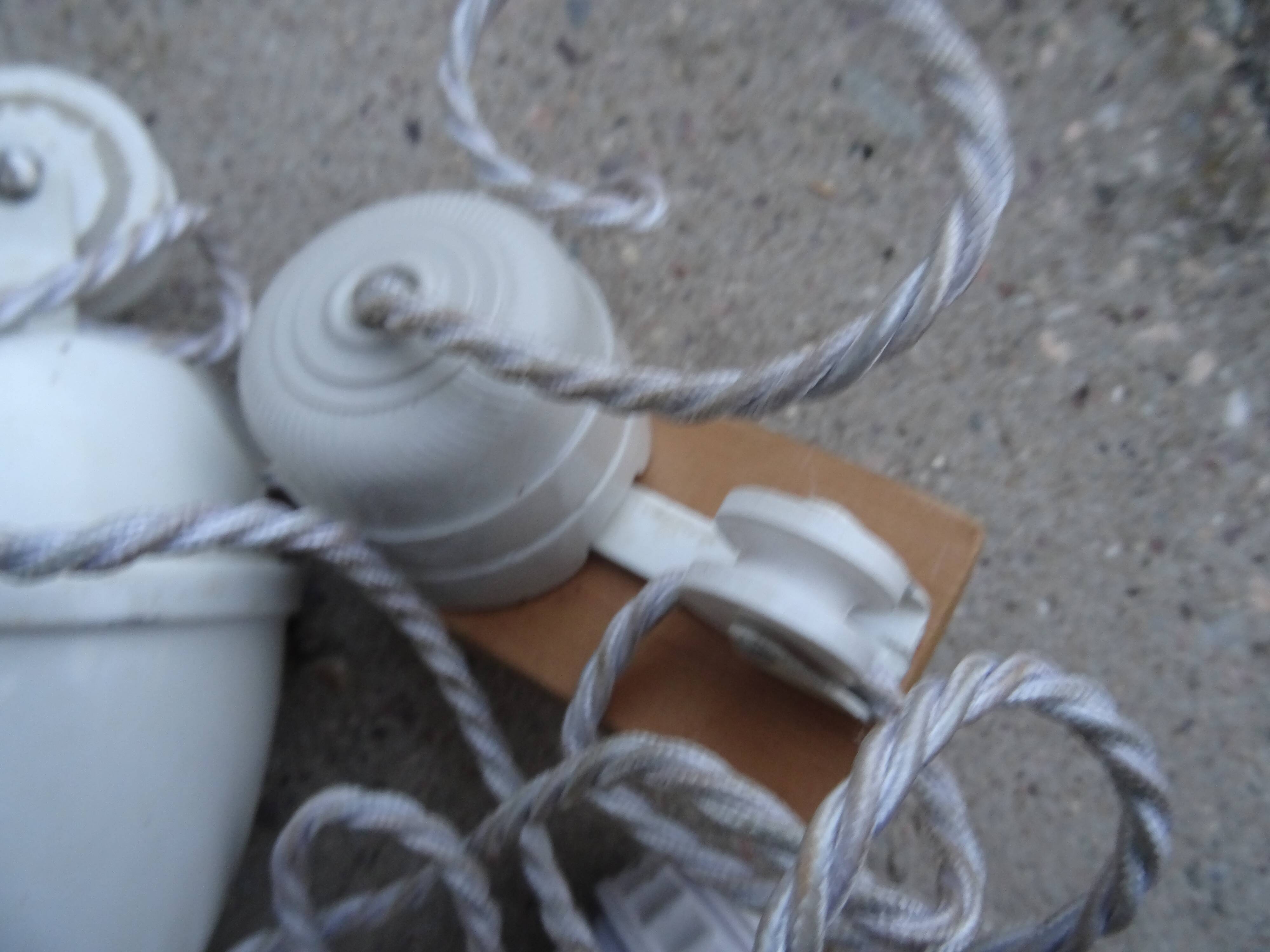 Porcelain hanging lamp
