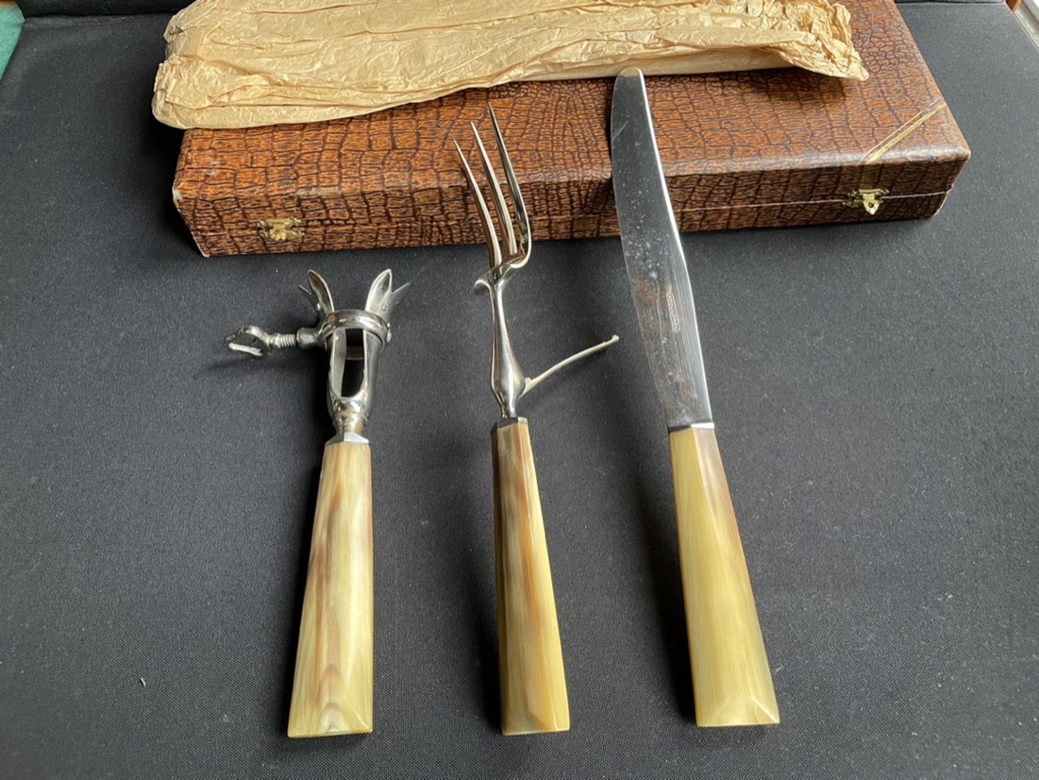 Service à découper 3 pièces Corne - Apollonox