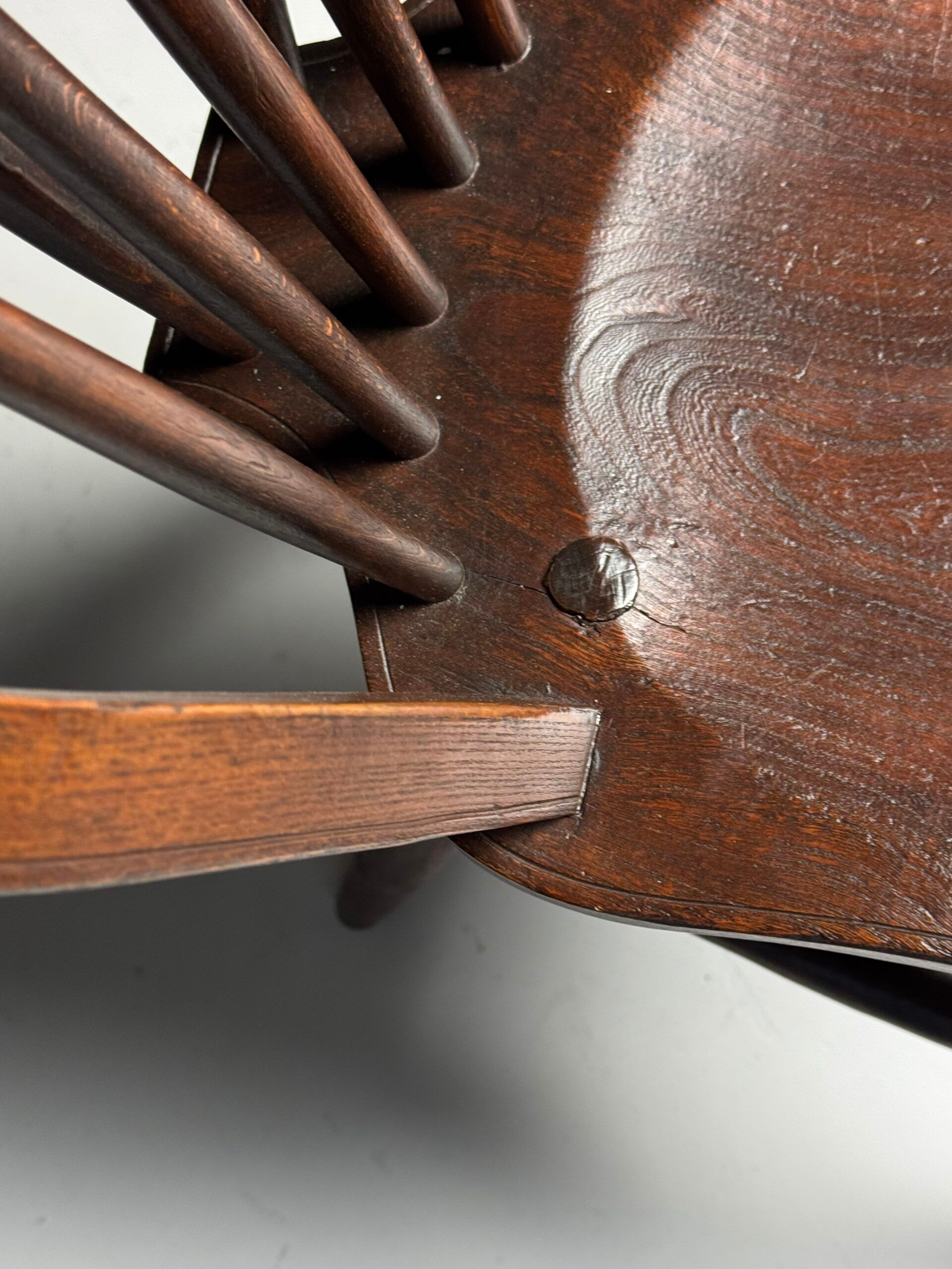 Set of 4 Windsor dining chairs