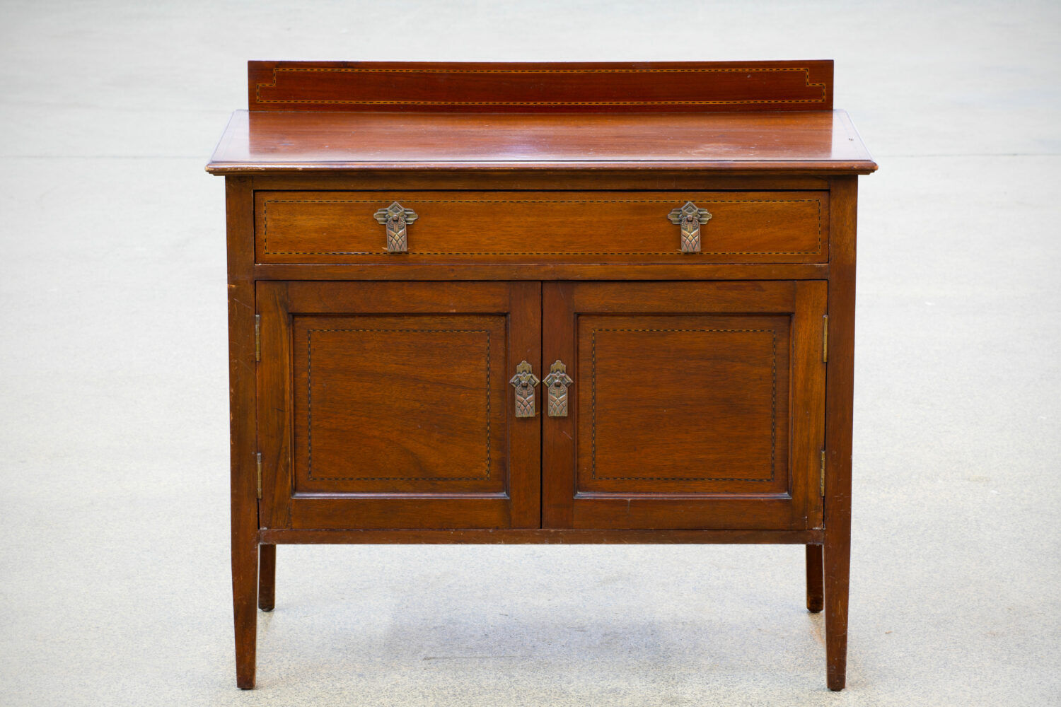 Buffet parisien, vintage 1940