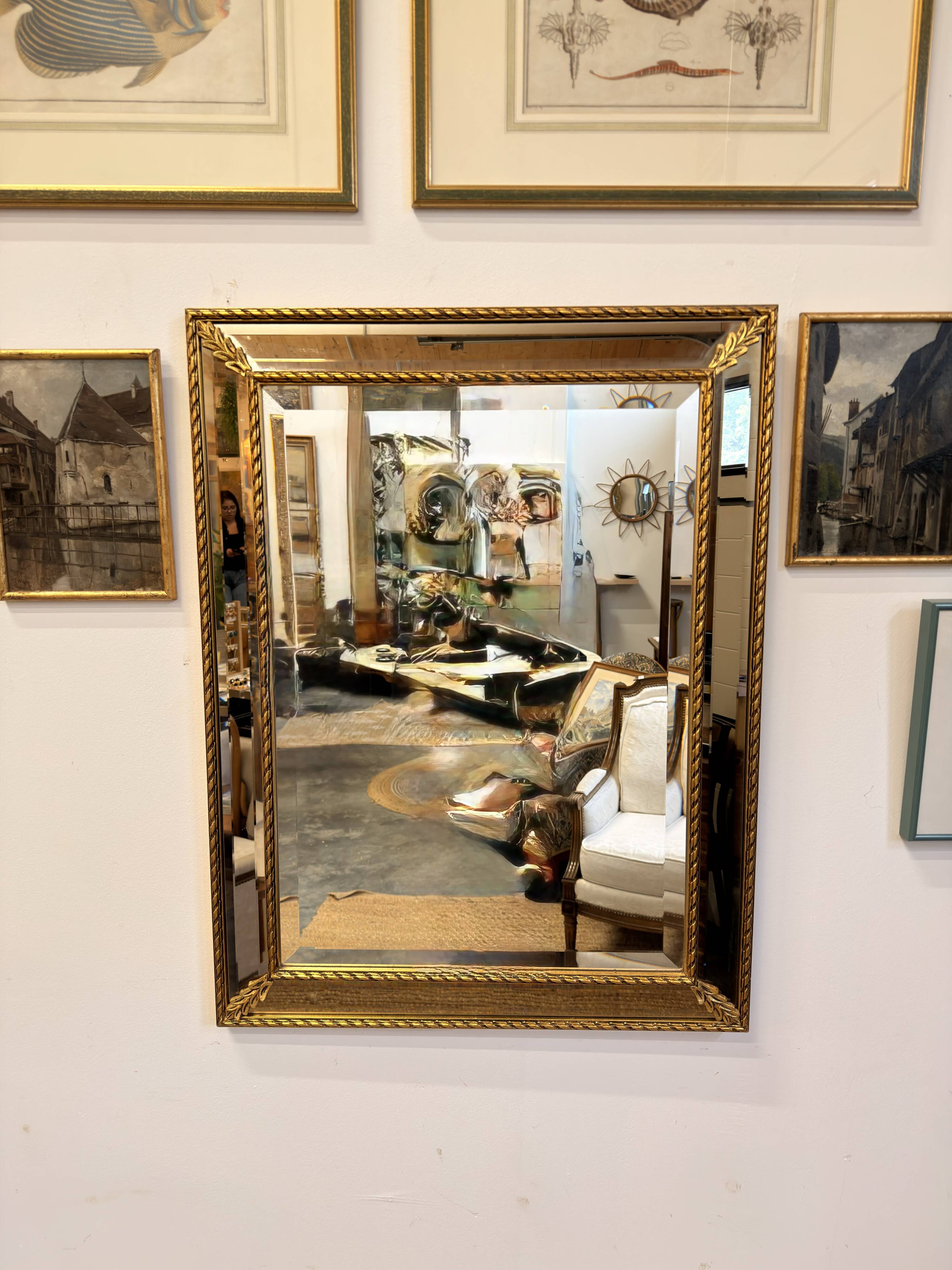 Miroir ancien biseauté doré style Louis XVI