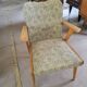 Fauteuil vintage scandinave en bois et tissu