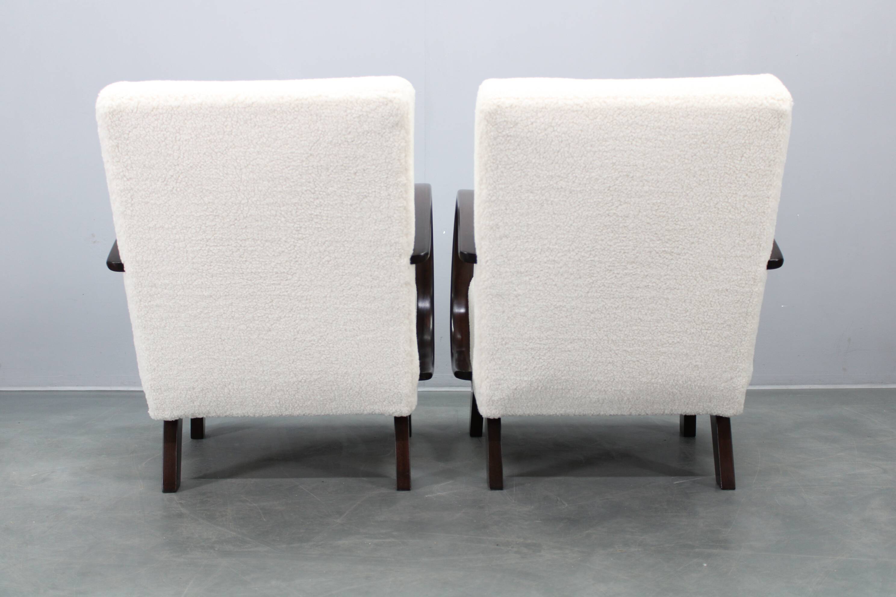 1940s Art Deco armchairs by Jindřich Halabala, beech wood upholstered