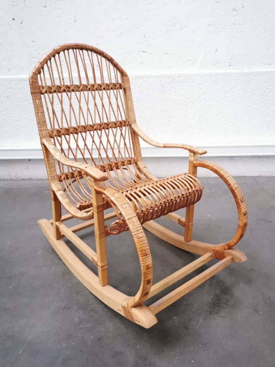 Rocking flesh in rattan