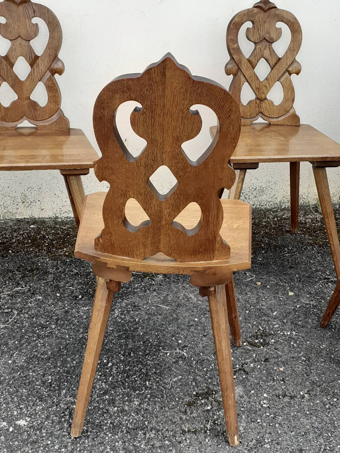 Set of 4 Alsatian chairs.