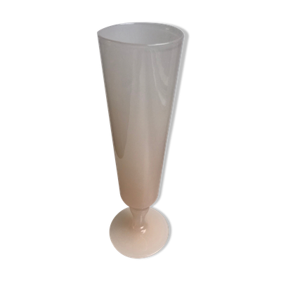 Vase en opaline rose poudré années 60