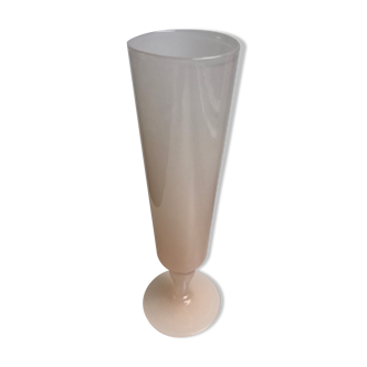 Vase en opaline rose poudré années 60