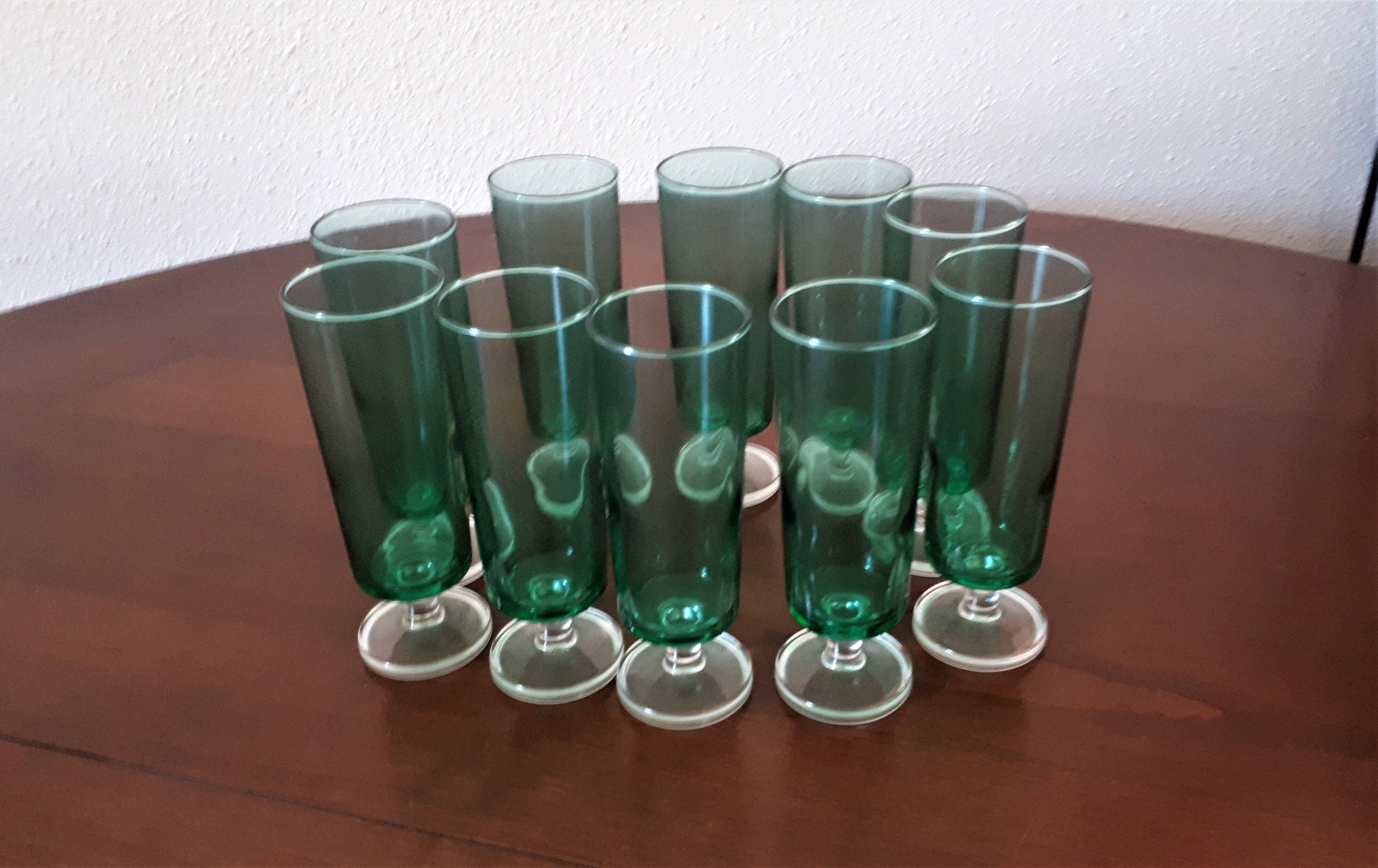 Set of champagne flutes