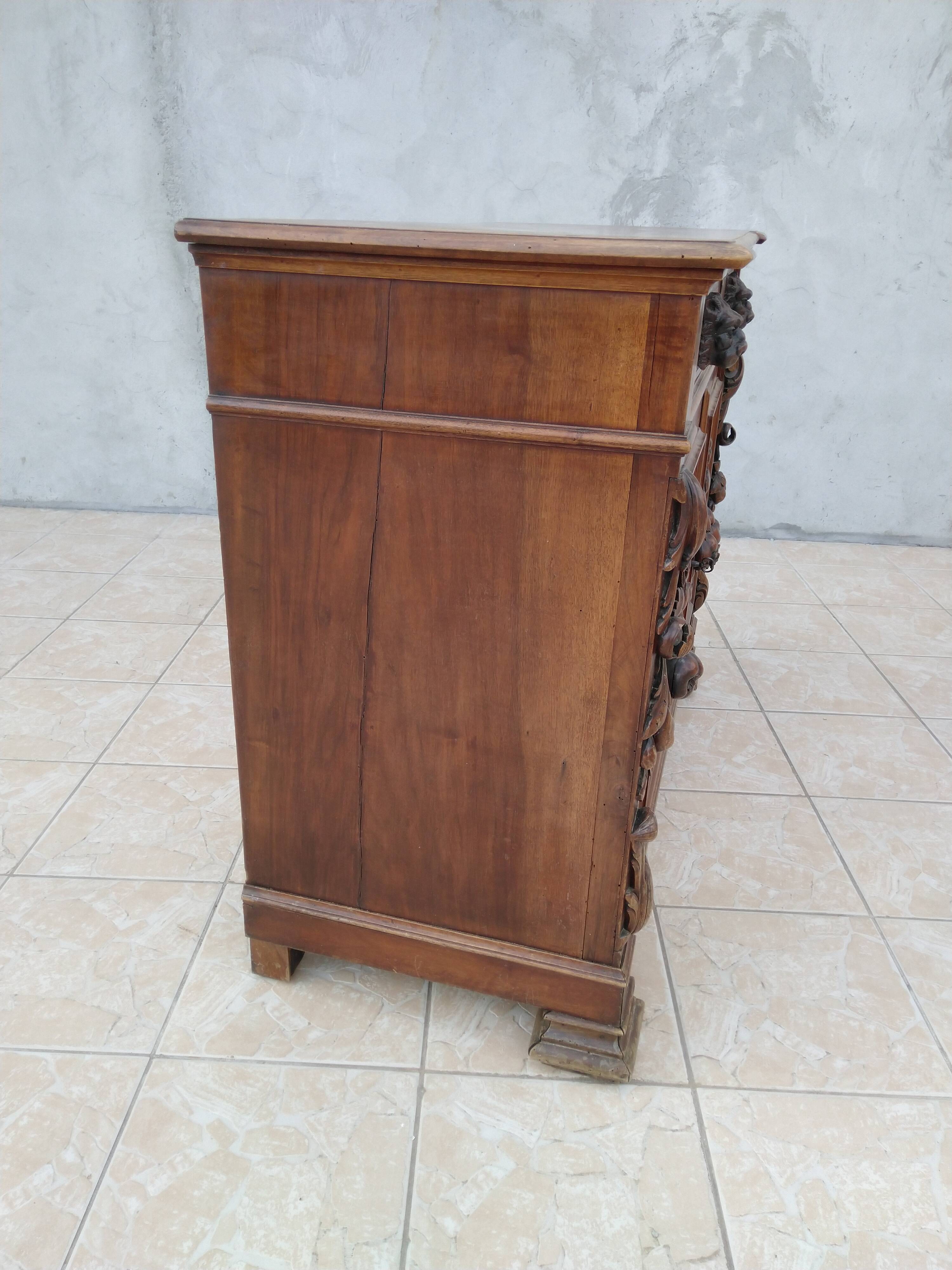 Low Renaissance style buffet in 19th century walnut