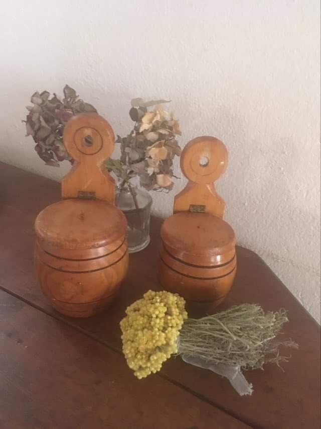 2 vintage wooden boxes.