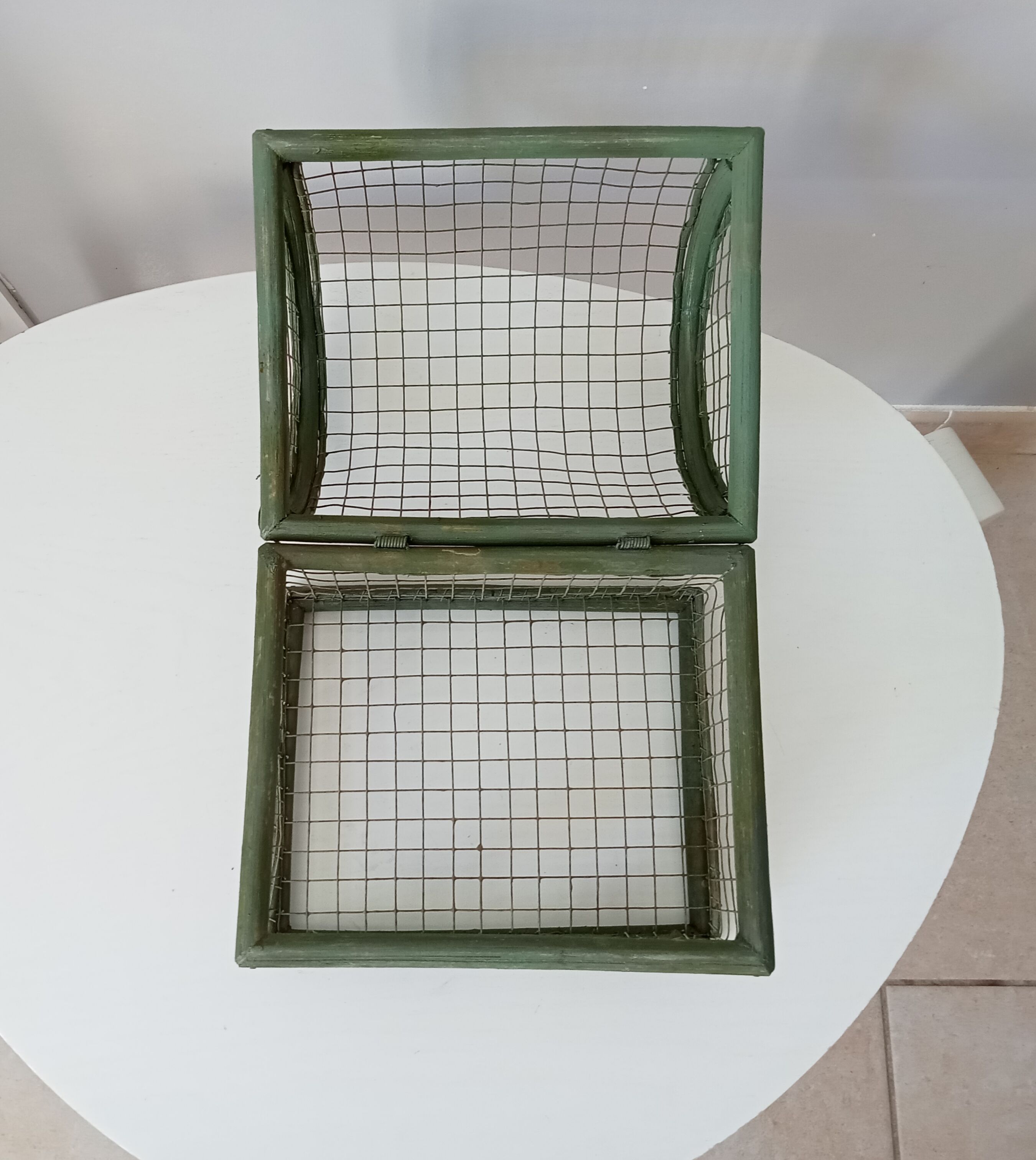 Vintage rattan mesh basket