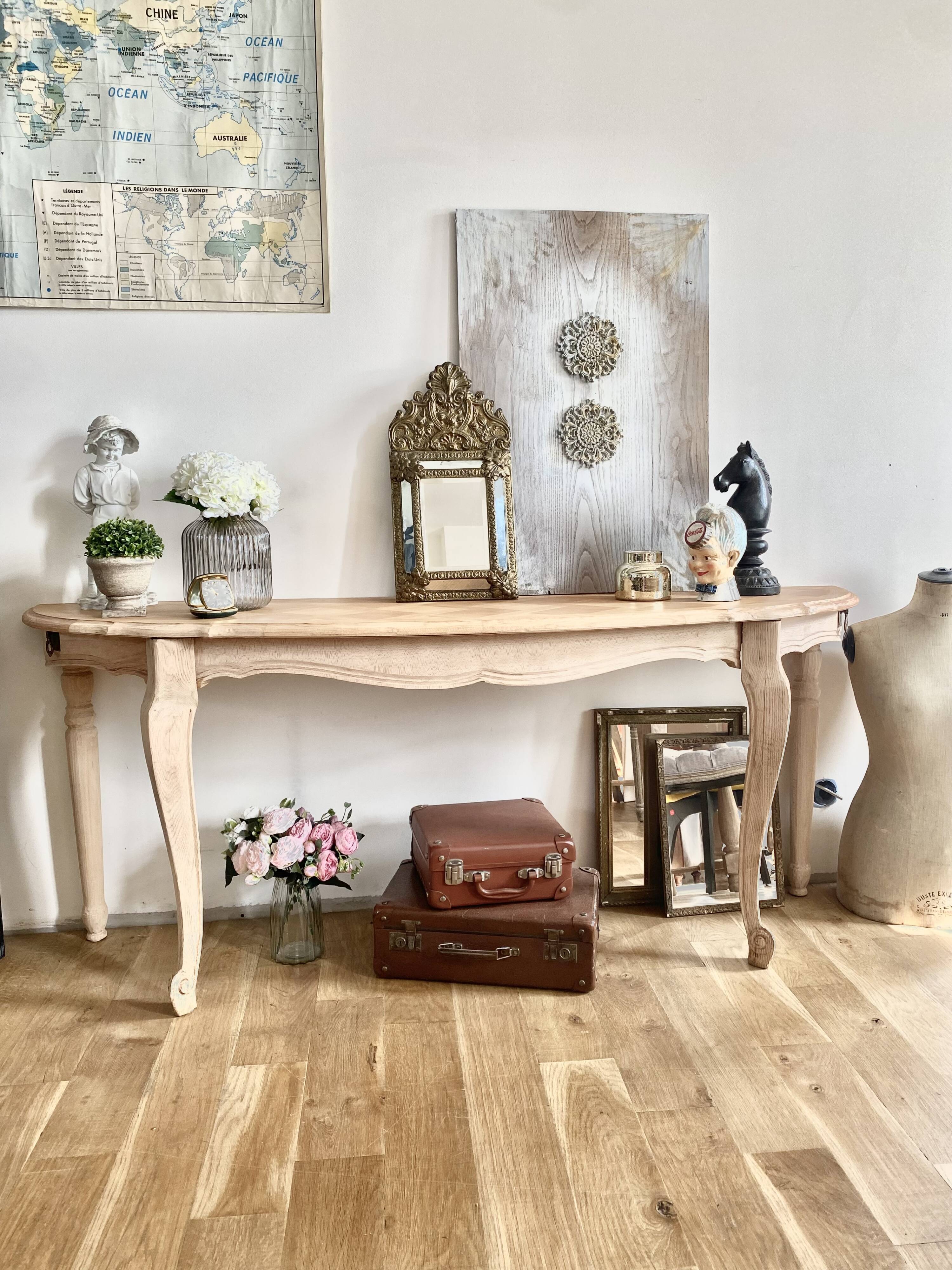 Large castle entrance console