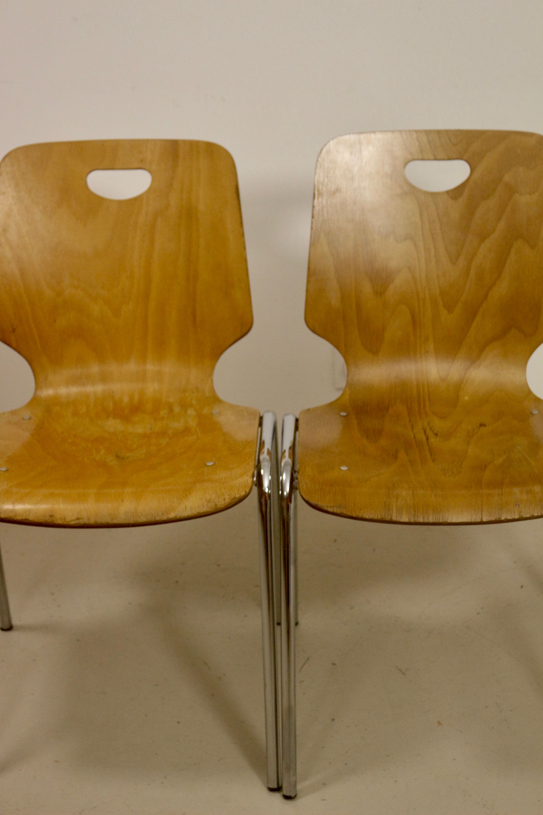 Pair of stackable chairs in Plywood plywood. Ref Leo.