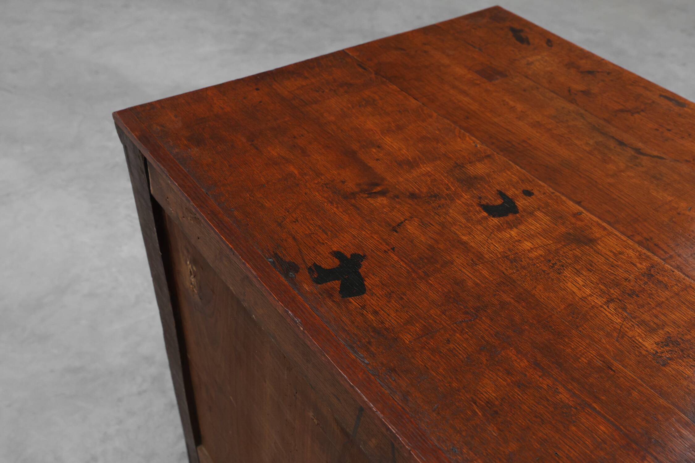 Commode en chêne de style Renaissance italienne, XVIIe siècle