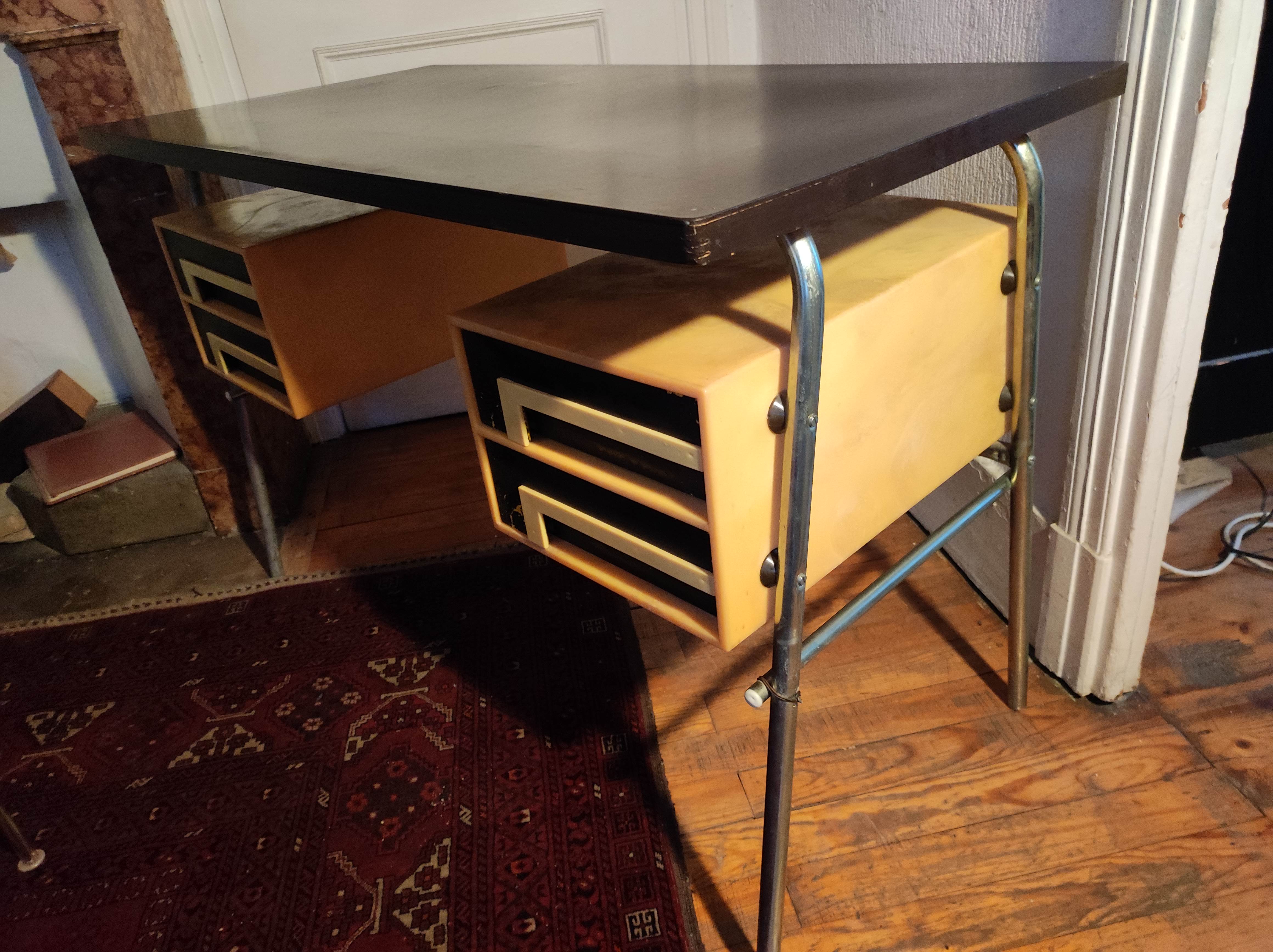 Bureau 1960