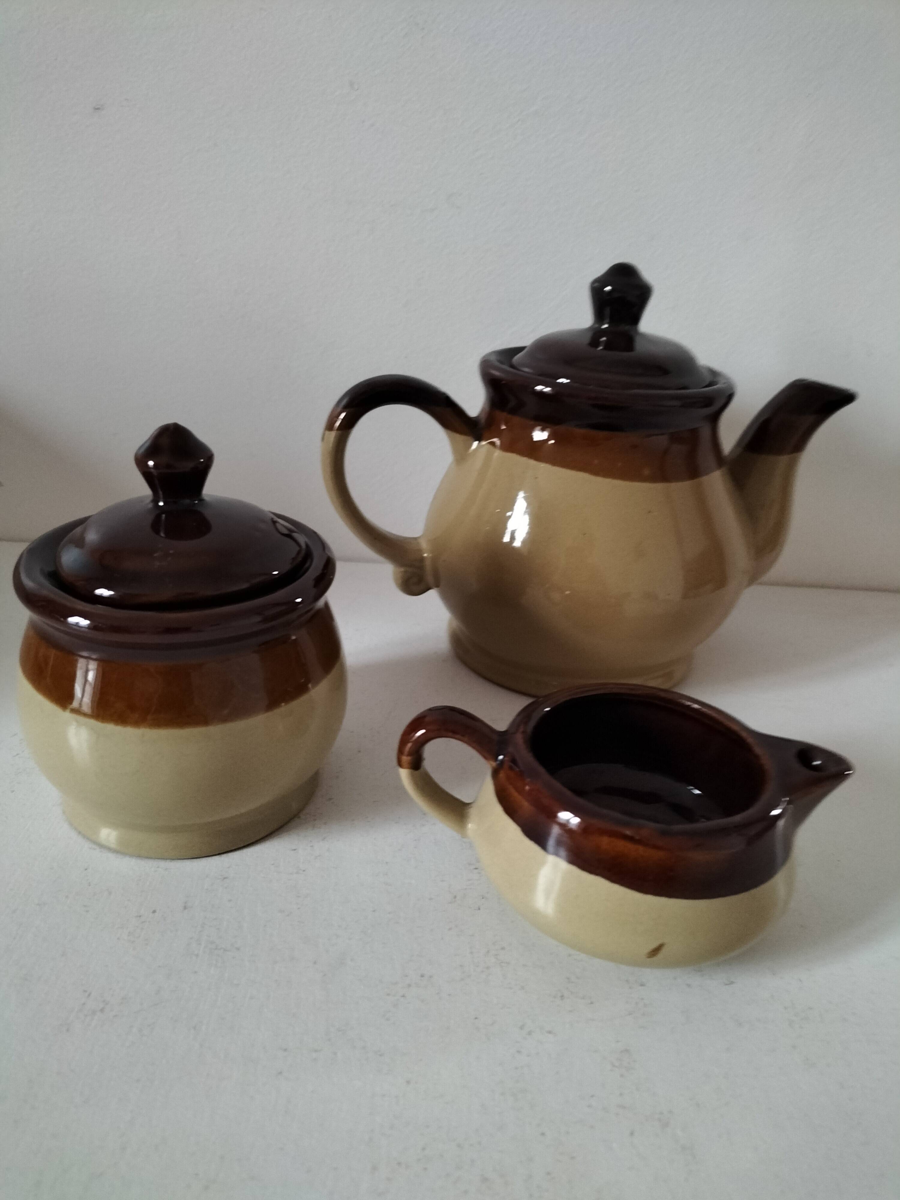Teapot, milk jug and sugar bowl set