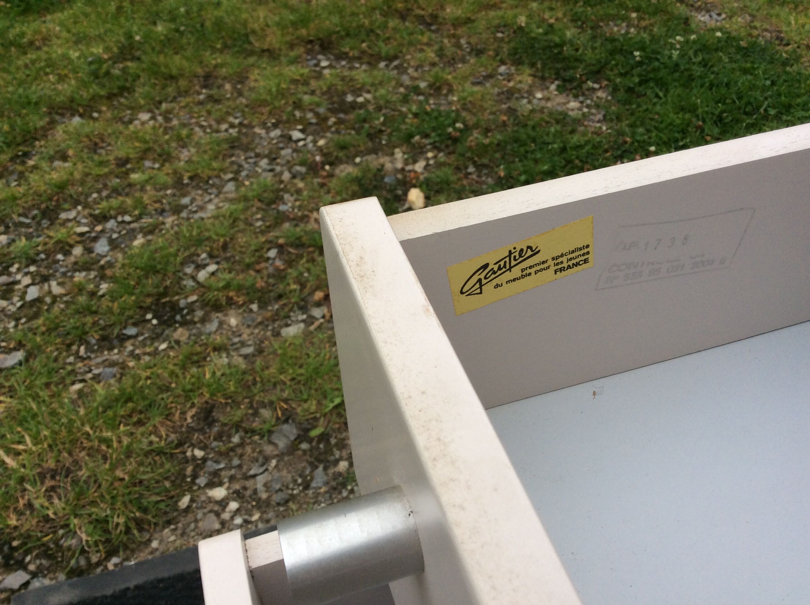 Chest of drawers vintage foot tulip white laquered (Gautier)