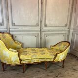 Duchesse en bateau, chaise Longue style Louis XV en soie jaune, XVIIIème siècle