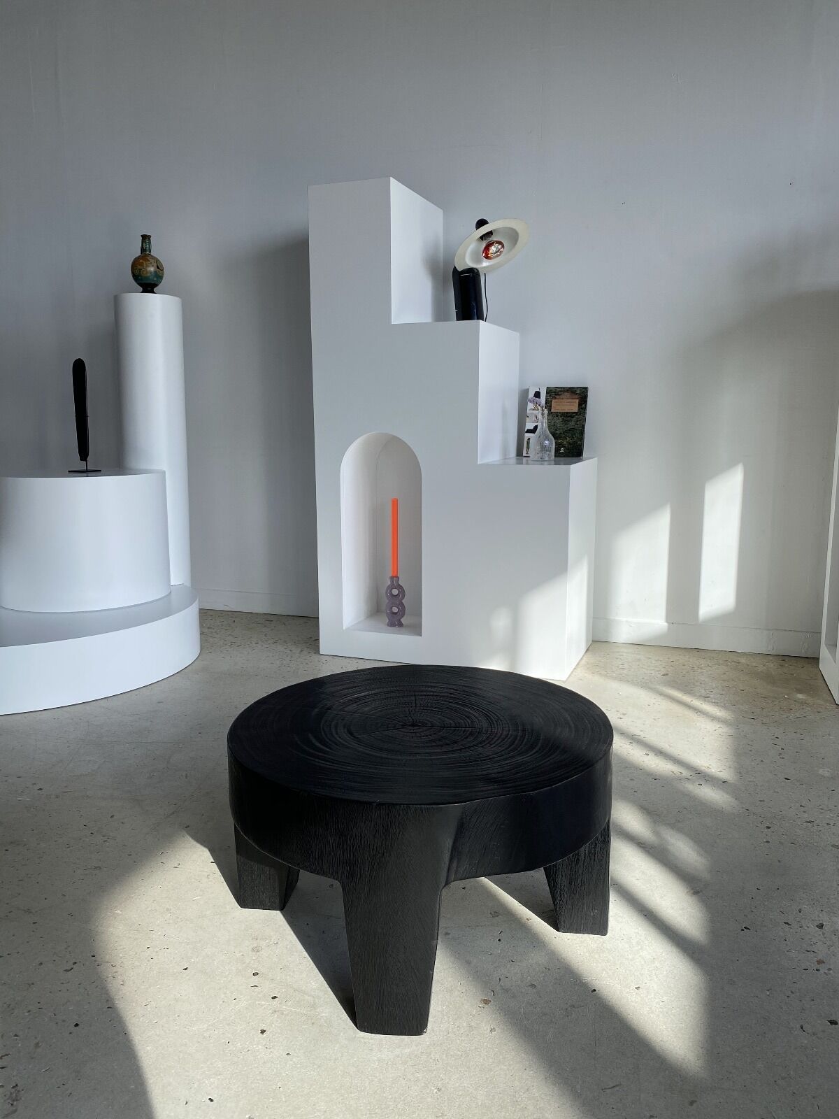 Coffee table en bois massif monoxyle noir