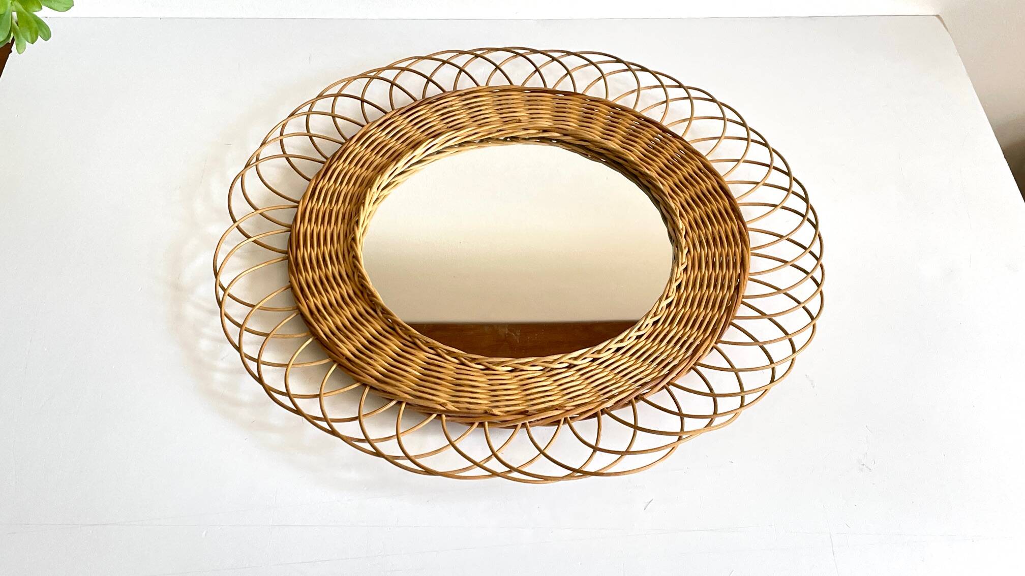 Miroir soleil en rotin vintage