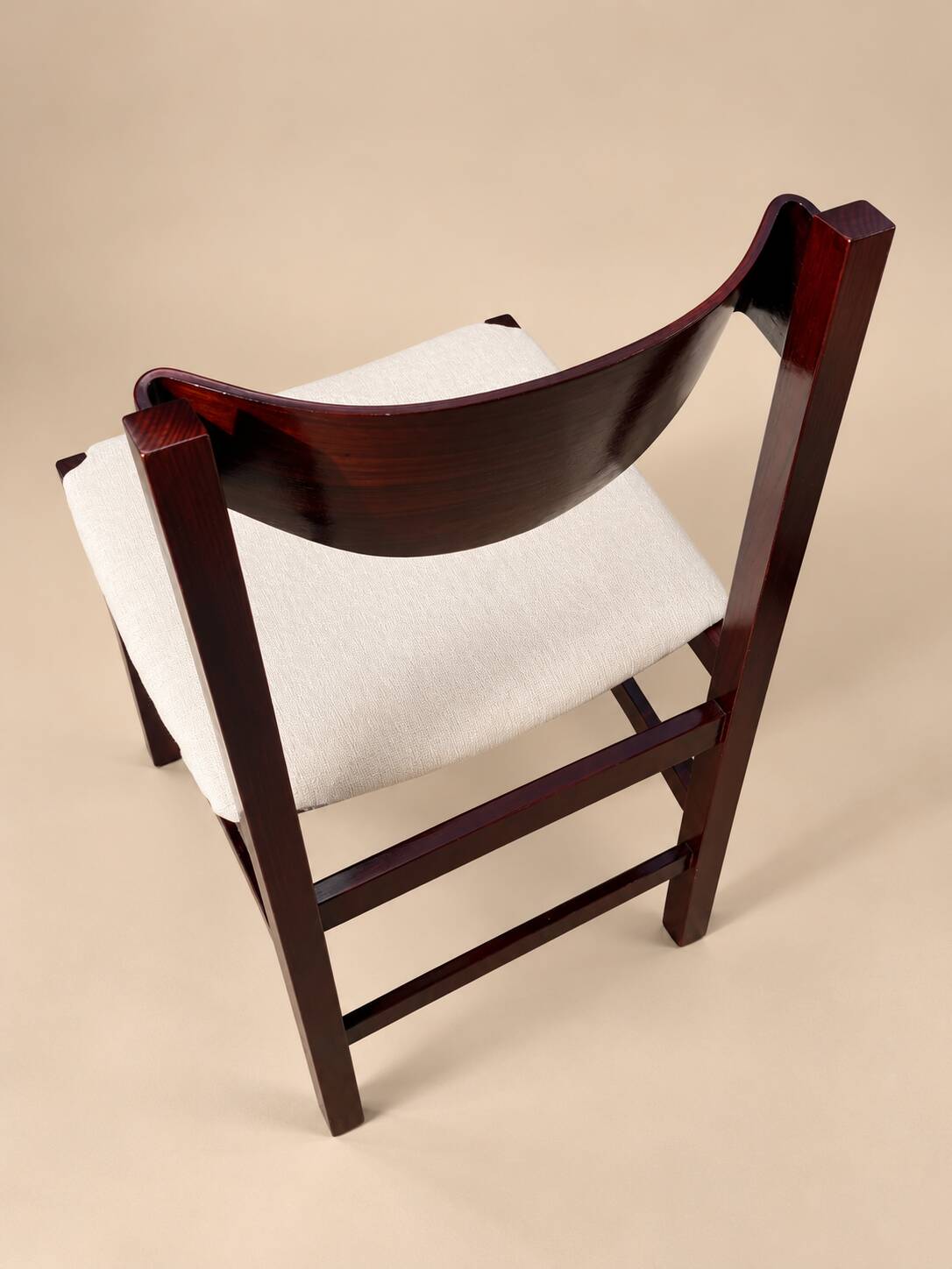 Chaises de gianfranco frattini en palissandre et velours - italie