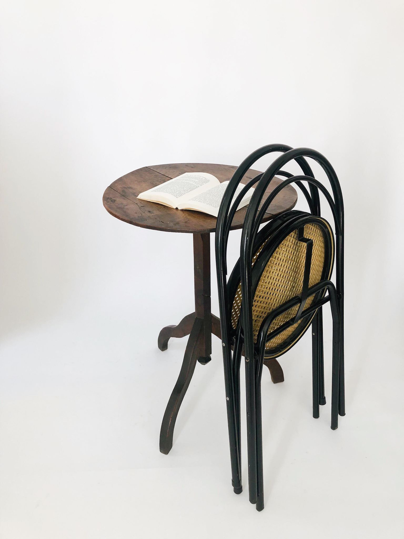 Pair chairs bistro folding canages