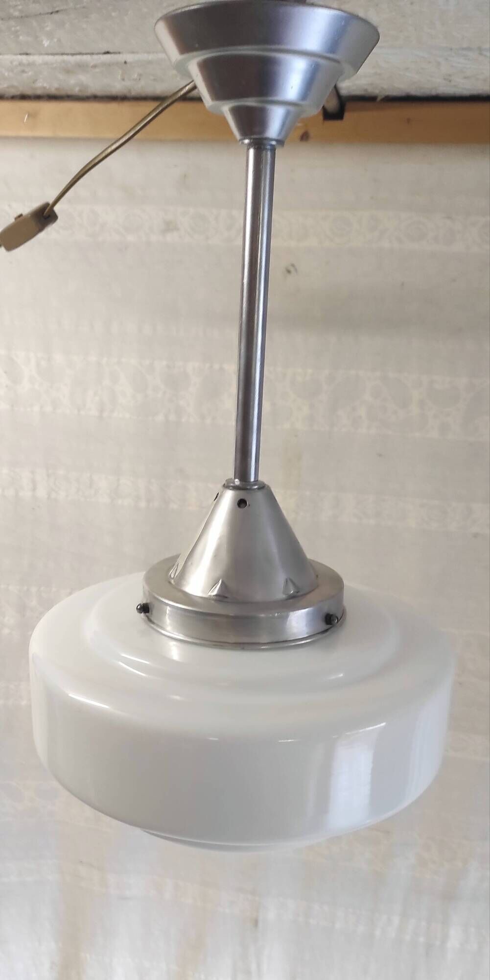 Suspension style Bauhaus globe opaline XL - années 30/40