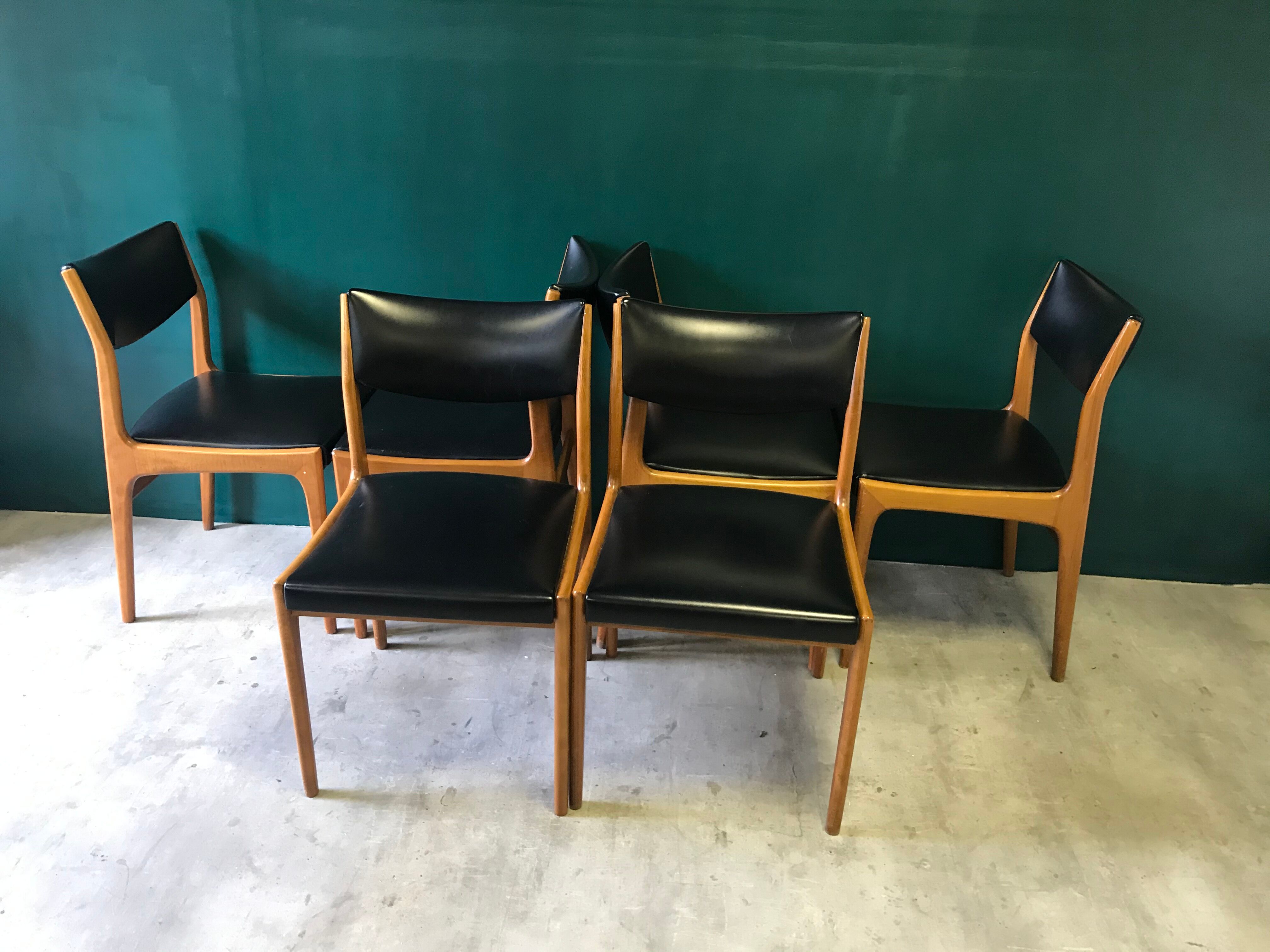Series of 6 chairs from the 70s