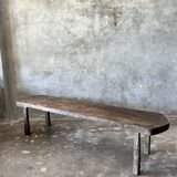 Grande table basse arrondie en teck asiatique ancien