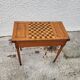 Table a jeux avec plateau a damiers