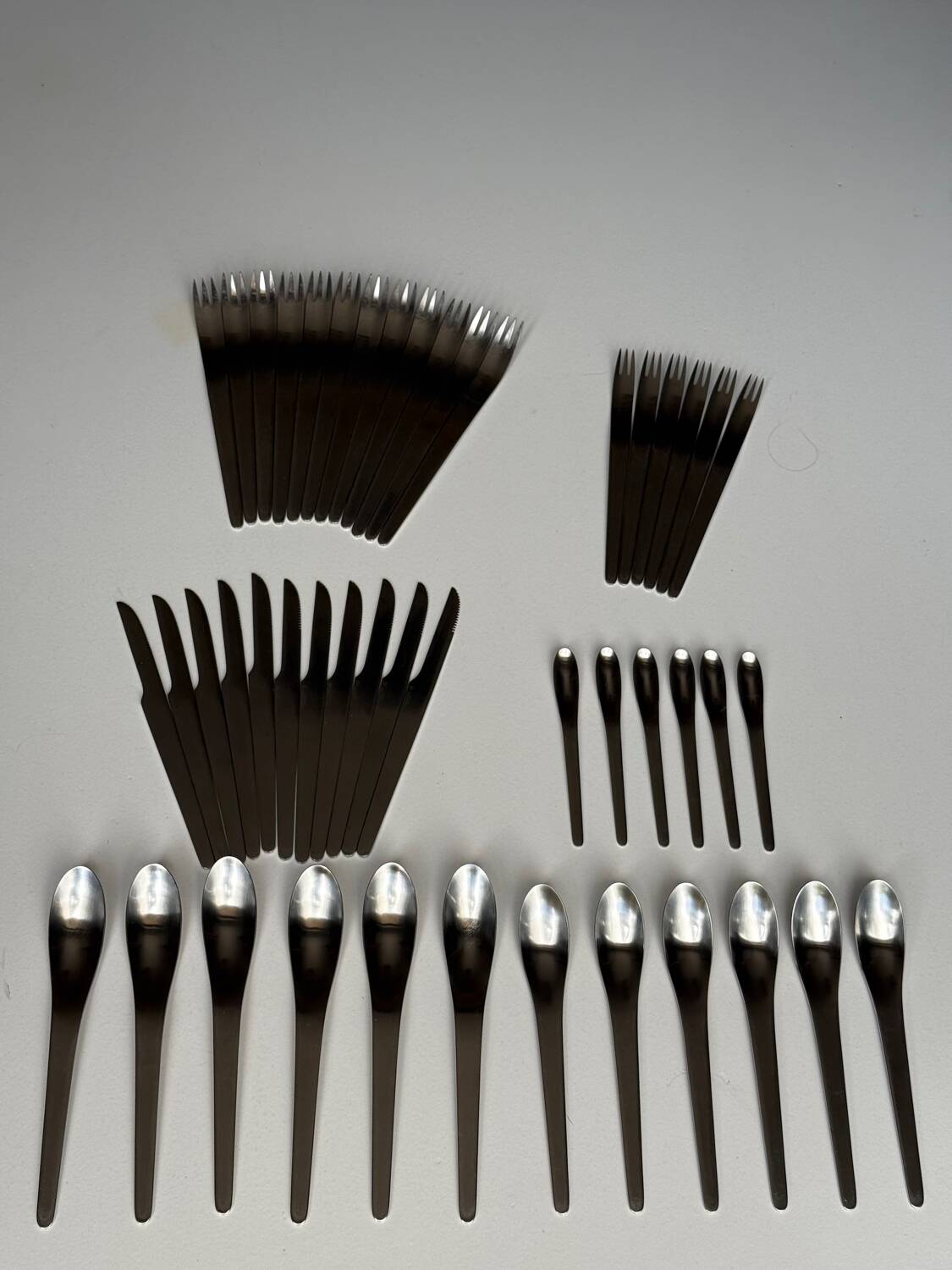 48 Cutlery Arne Jacobsen Service AJ for Anton Michelsen - Danish design