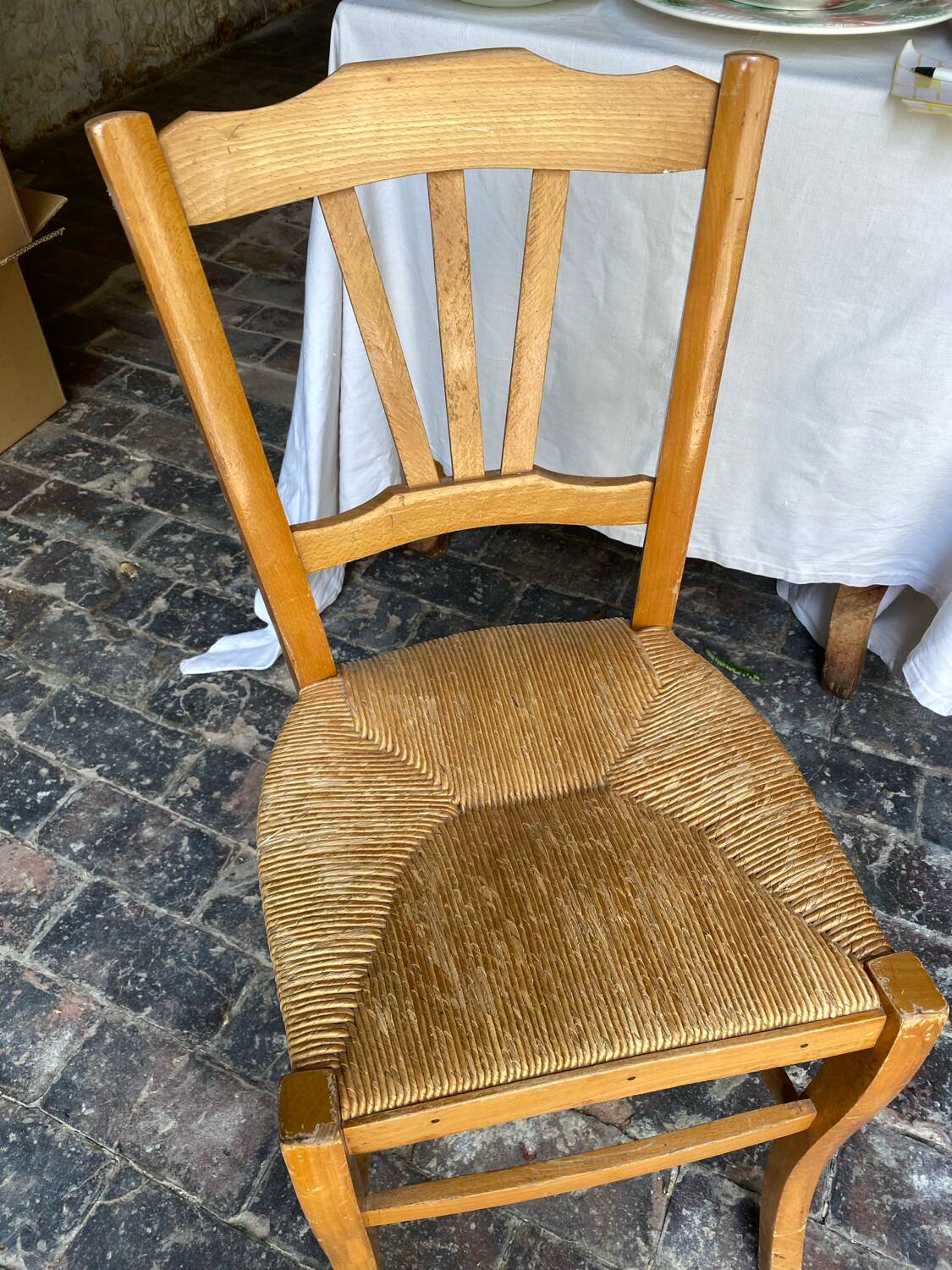Lot 4 chaises paillées