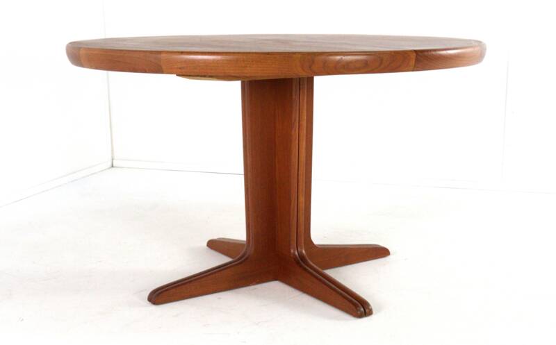 Round extendable dining table 2x 'Ulfborg' by VV Møbler Spøttrup - Danish