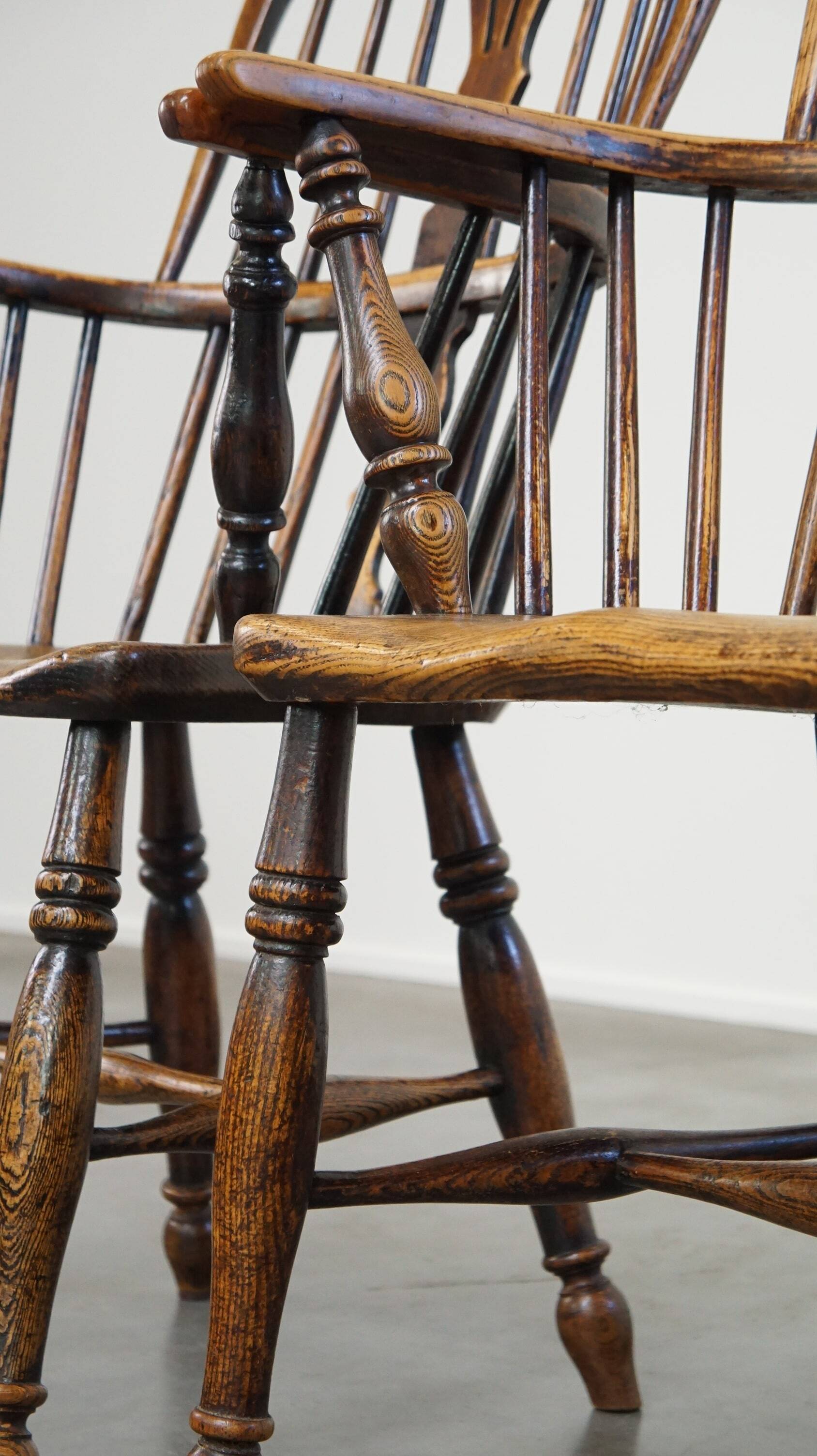 Set of 2 very charming antique English highback Windsor dining chairs