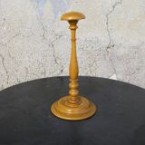 Old hat holder