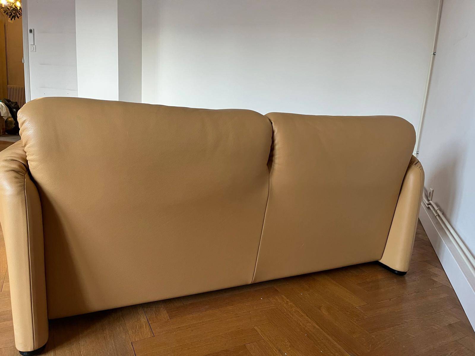 Cassina Maralunga sofa by Vico Magistretti