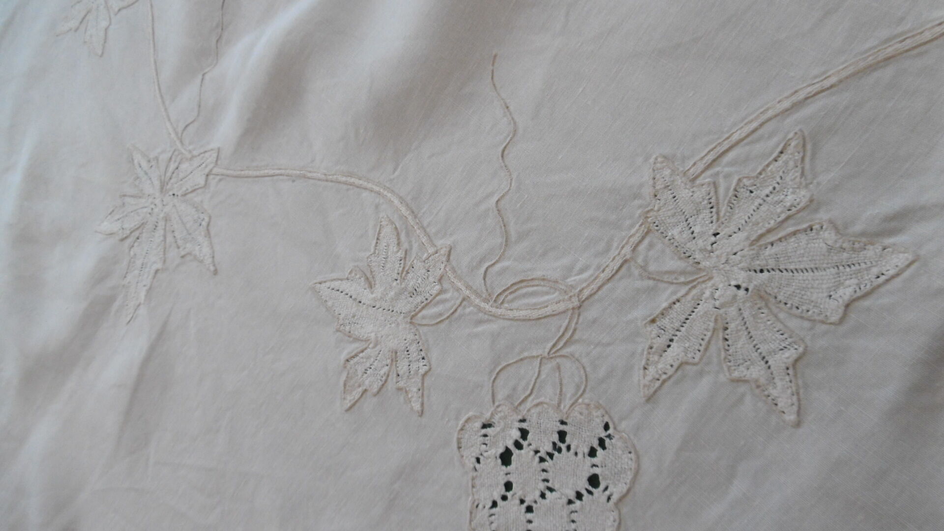 Hand-embroidered linen teacloth or overnappe
