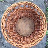 Tripod wicker plant carrier