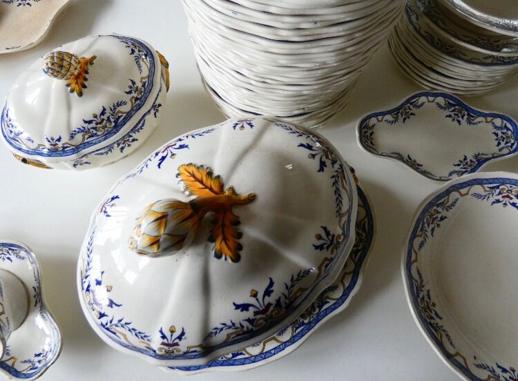 Table service in Keller & Guerin Lunéville earthenware