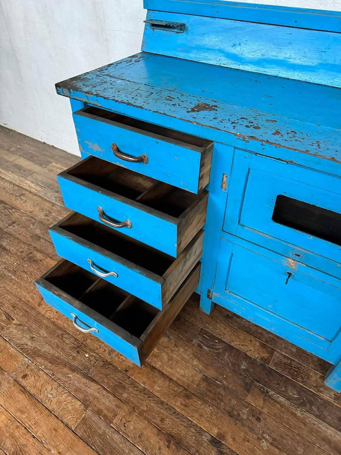 Wooden commercial workshop furniture with 4 drawers and 2 hinged doors - original patina