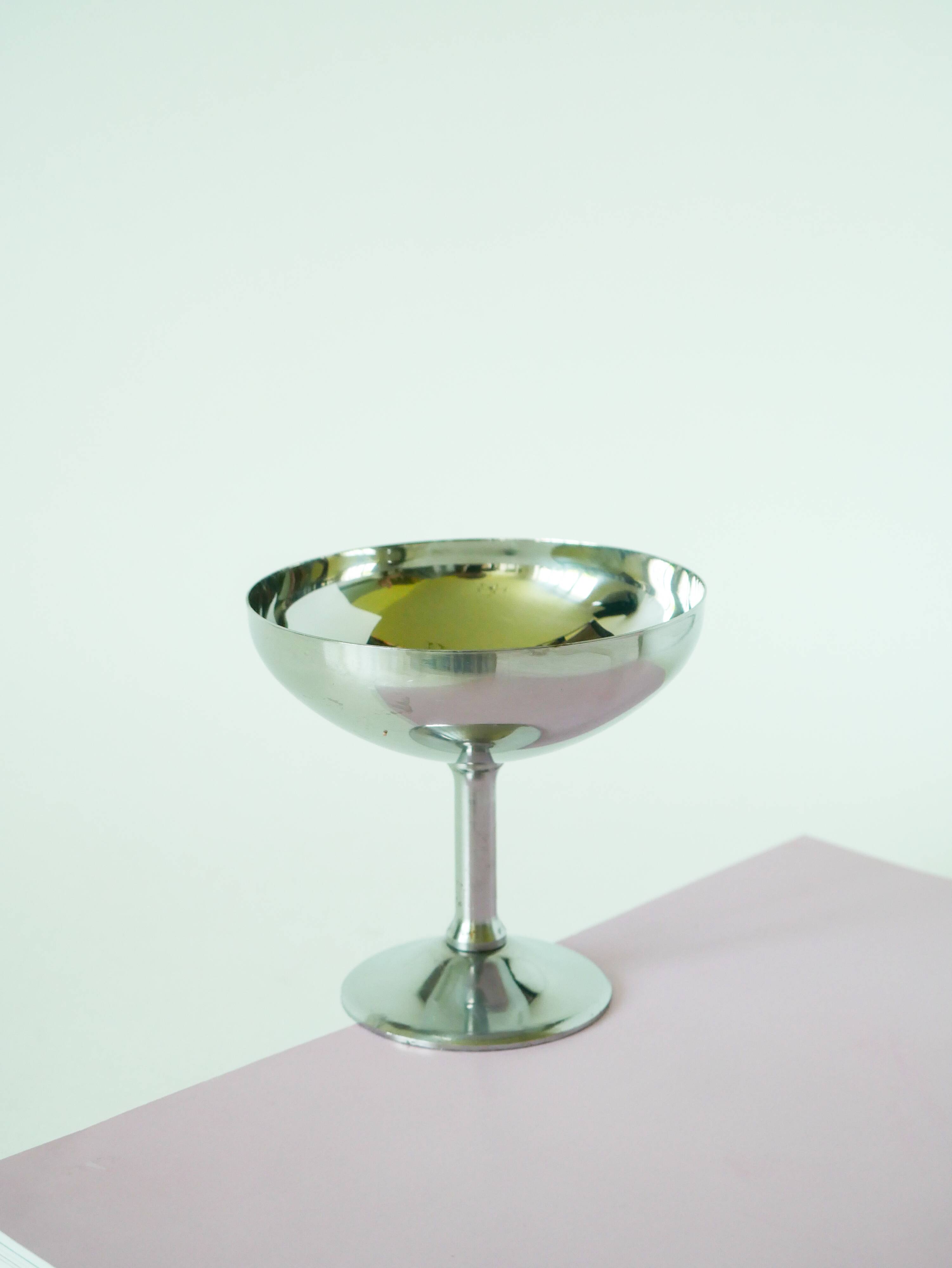 Set of 6 large stainless steel bowls, Tall, Design, 1970, 10 x 10 cm