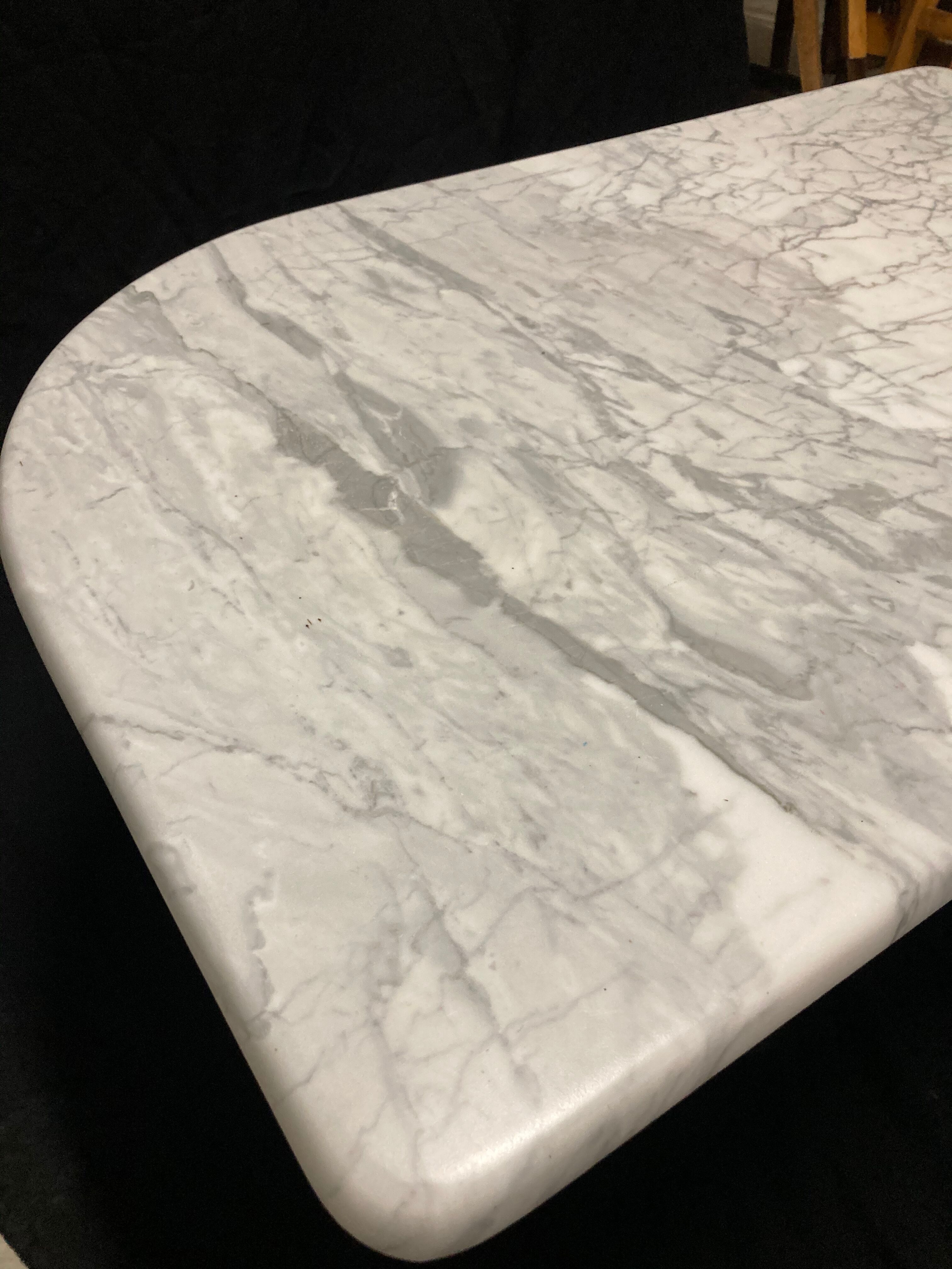 Vintage coffee table in white carrara marble