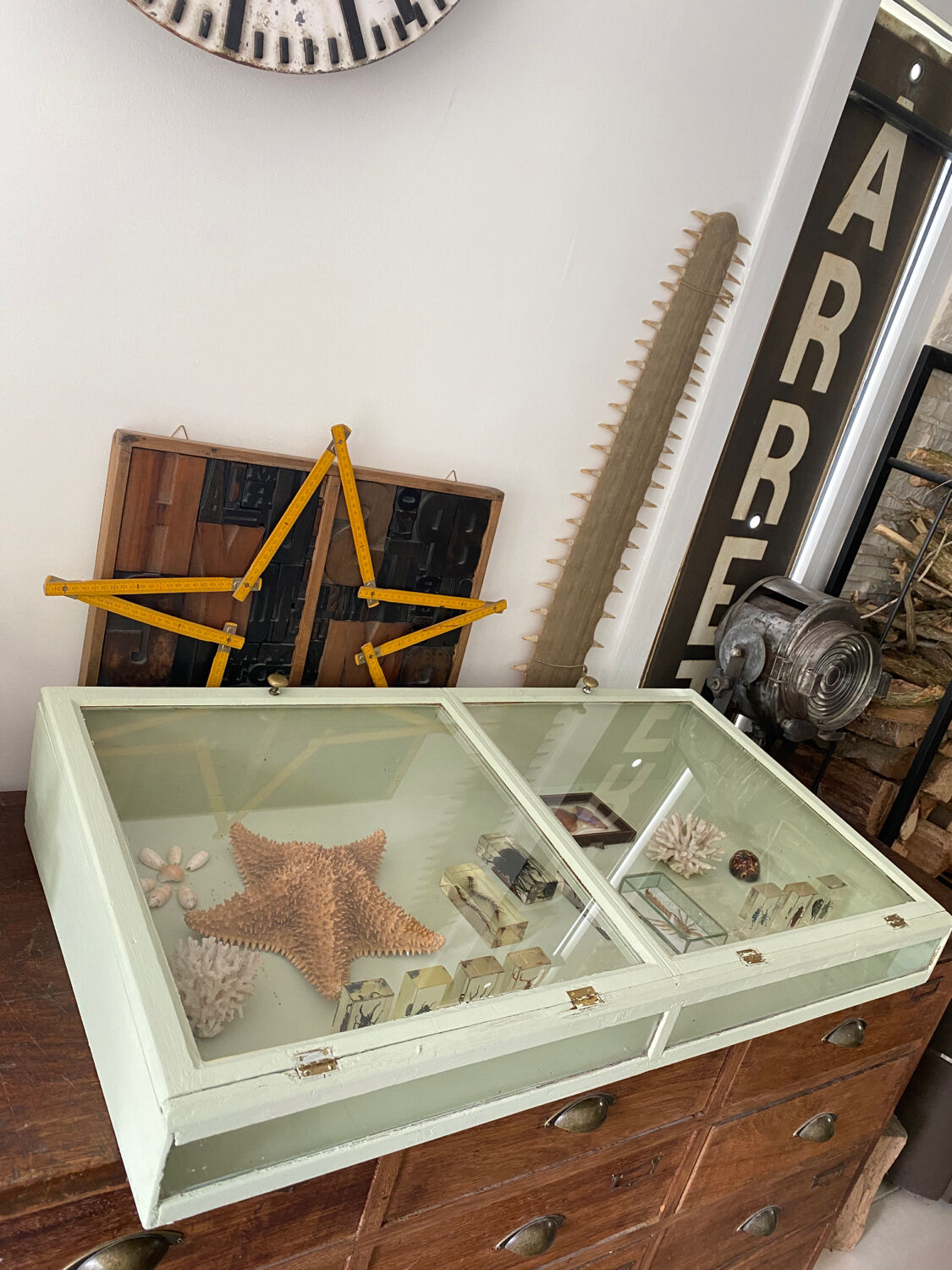 Display case with double glass