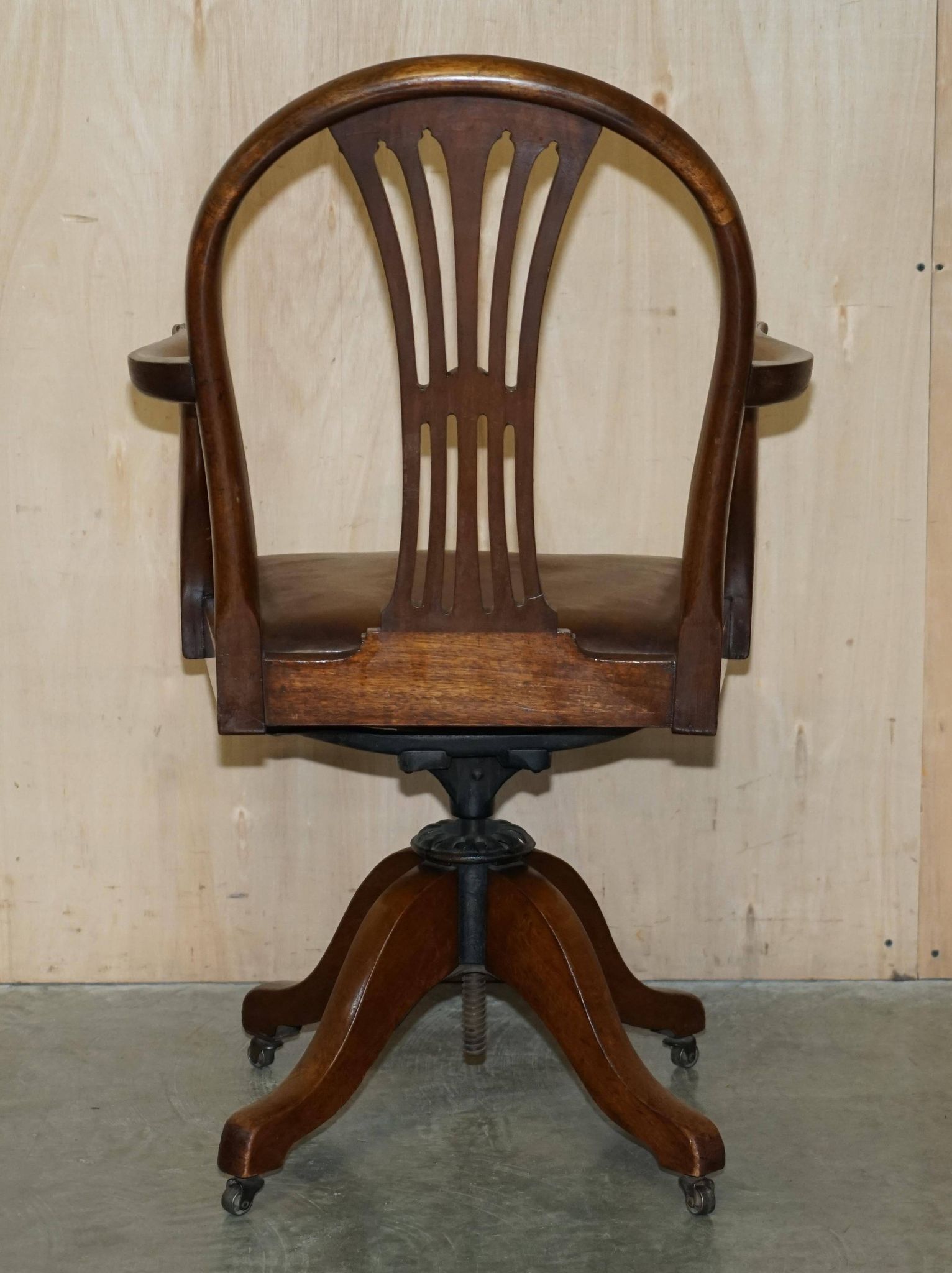 Antique George Hepplewhite captain's chair 1880 leather