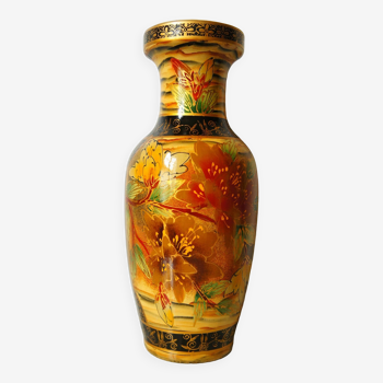 Large Chinese-inspired ceramic vase enhanced with gold