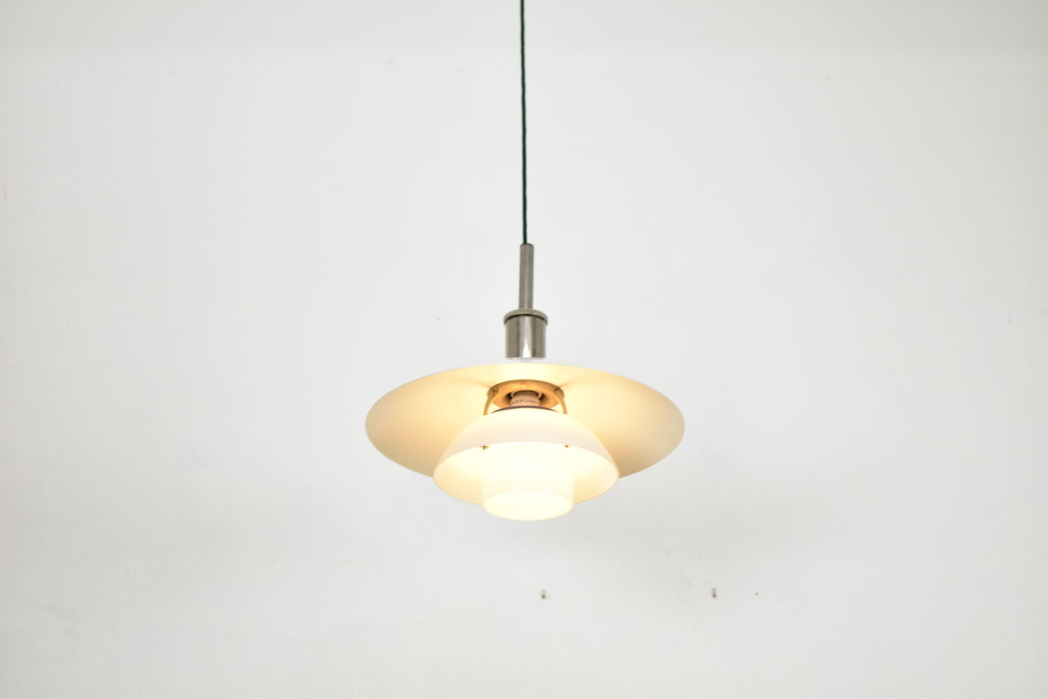 Suspension 41/2-4 de Poul Henningsen pour Louis Poulsen, Danemark 1940