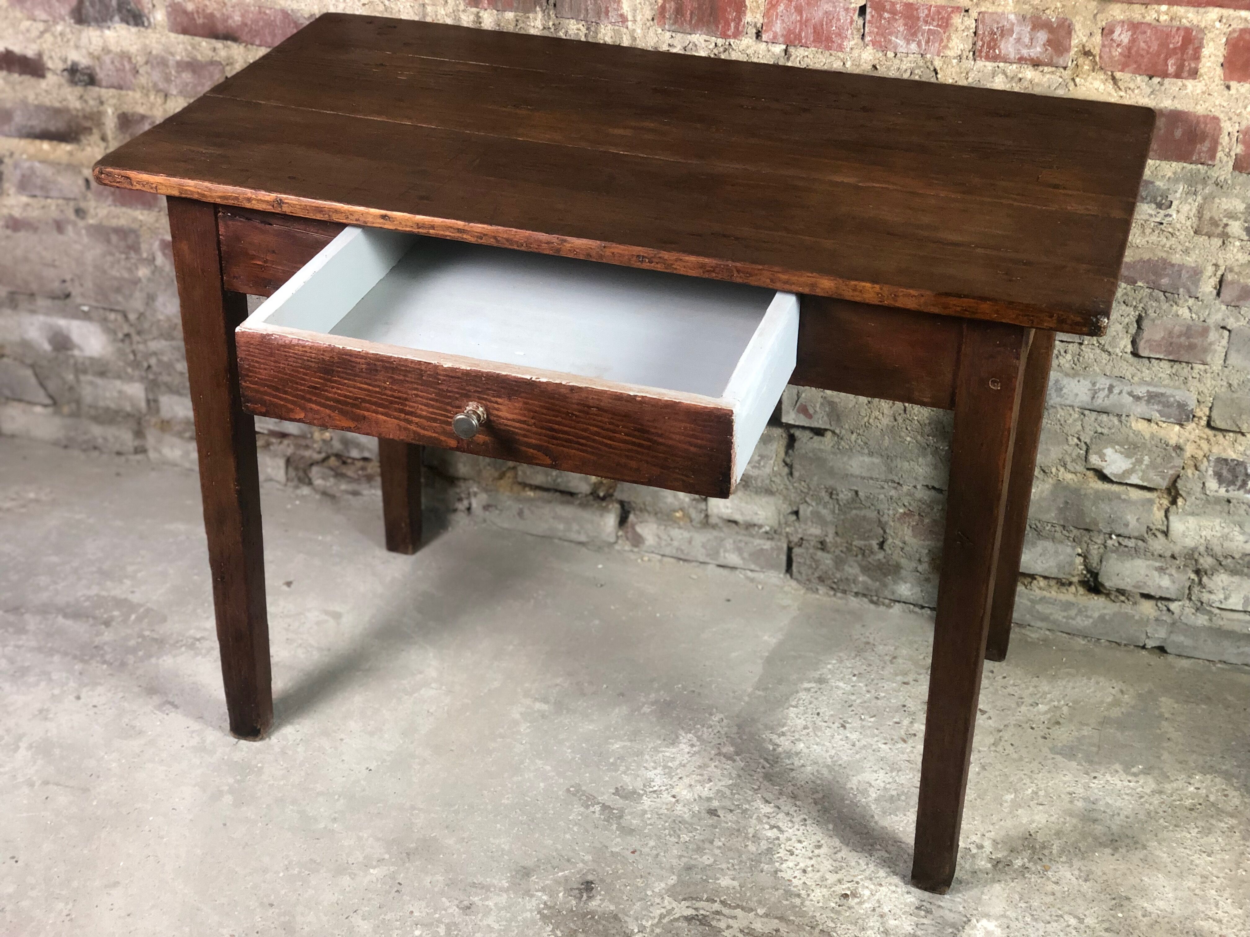 Side table / small desk in waxed walnut fir 1900s/1920s